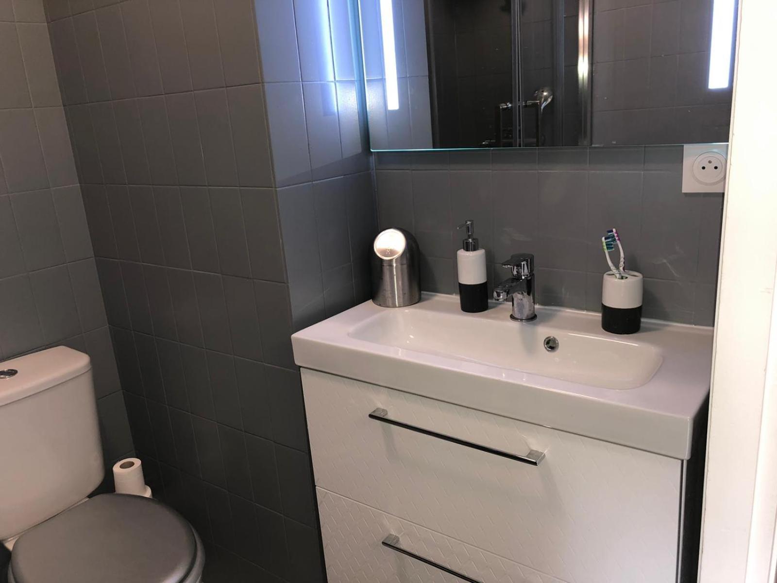 4couchages/piscine/tennis/plage Apartment